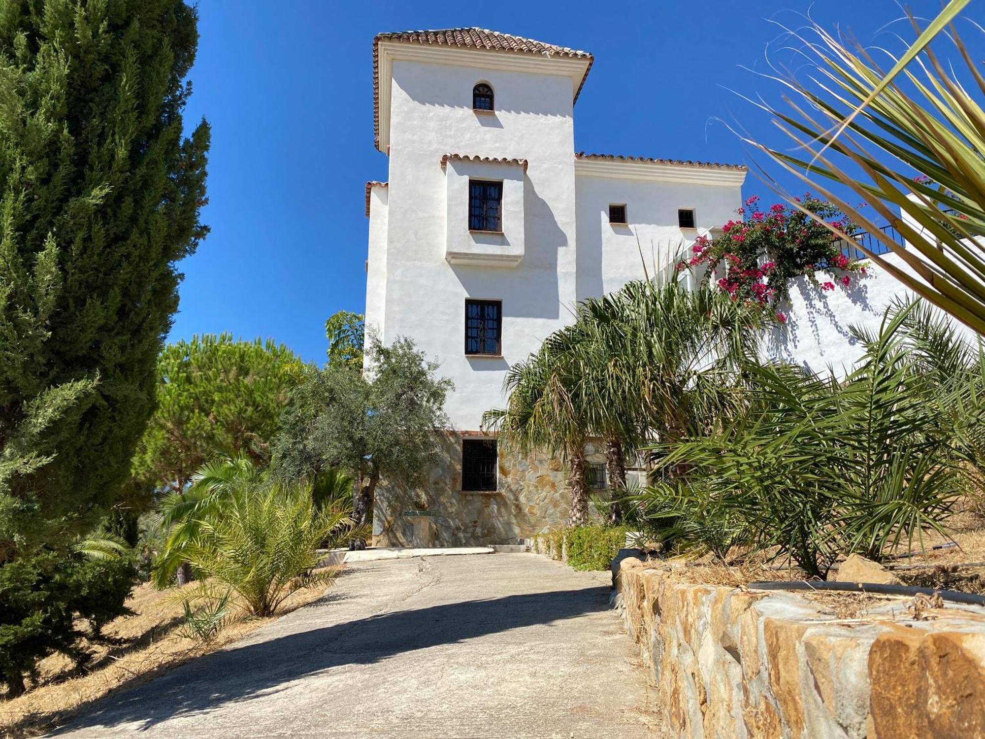 Castle Tower Apartment In Rural Holiday Park 'Bernard' Tolox Exterior photo